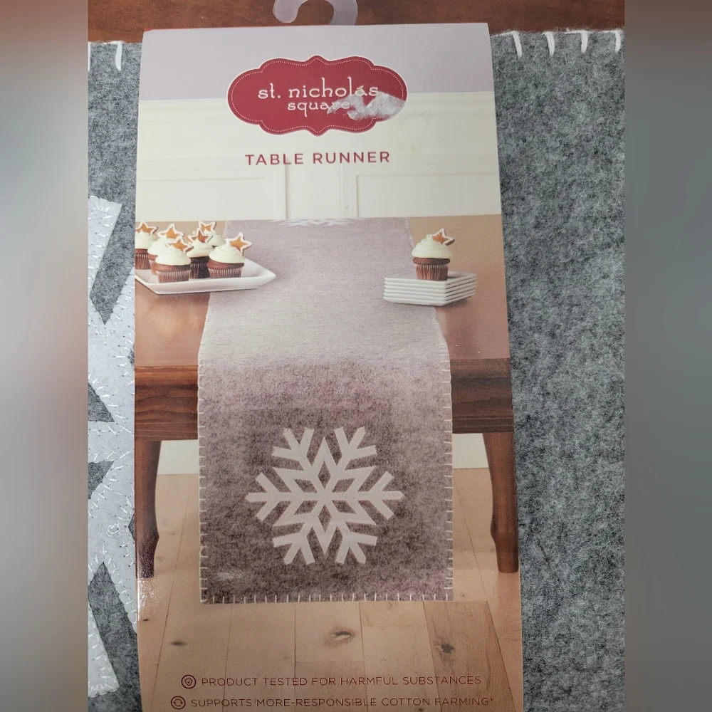 Festive Gray & White Snowflake Table Runner 13 In X 72 In Nwt